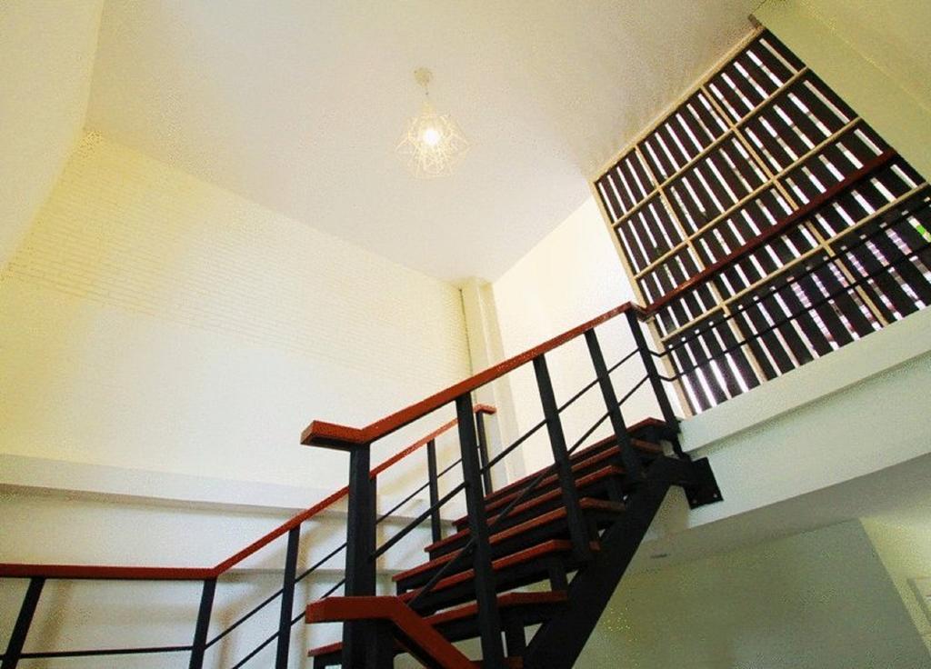 Sakul House Hostel Bangkok Buitenkant foto