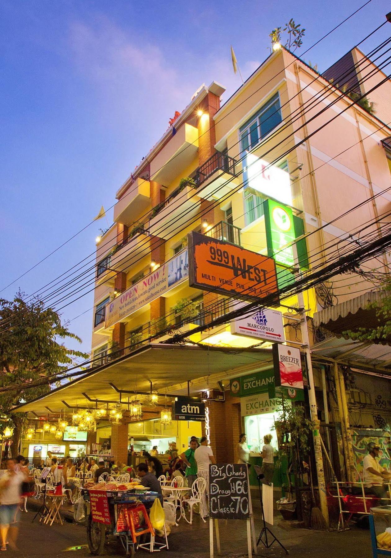 Sakul House Hostel Bangkok Buitenkant foto
