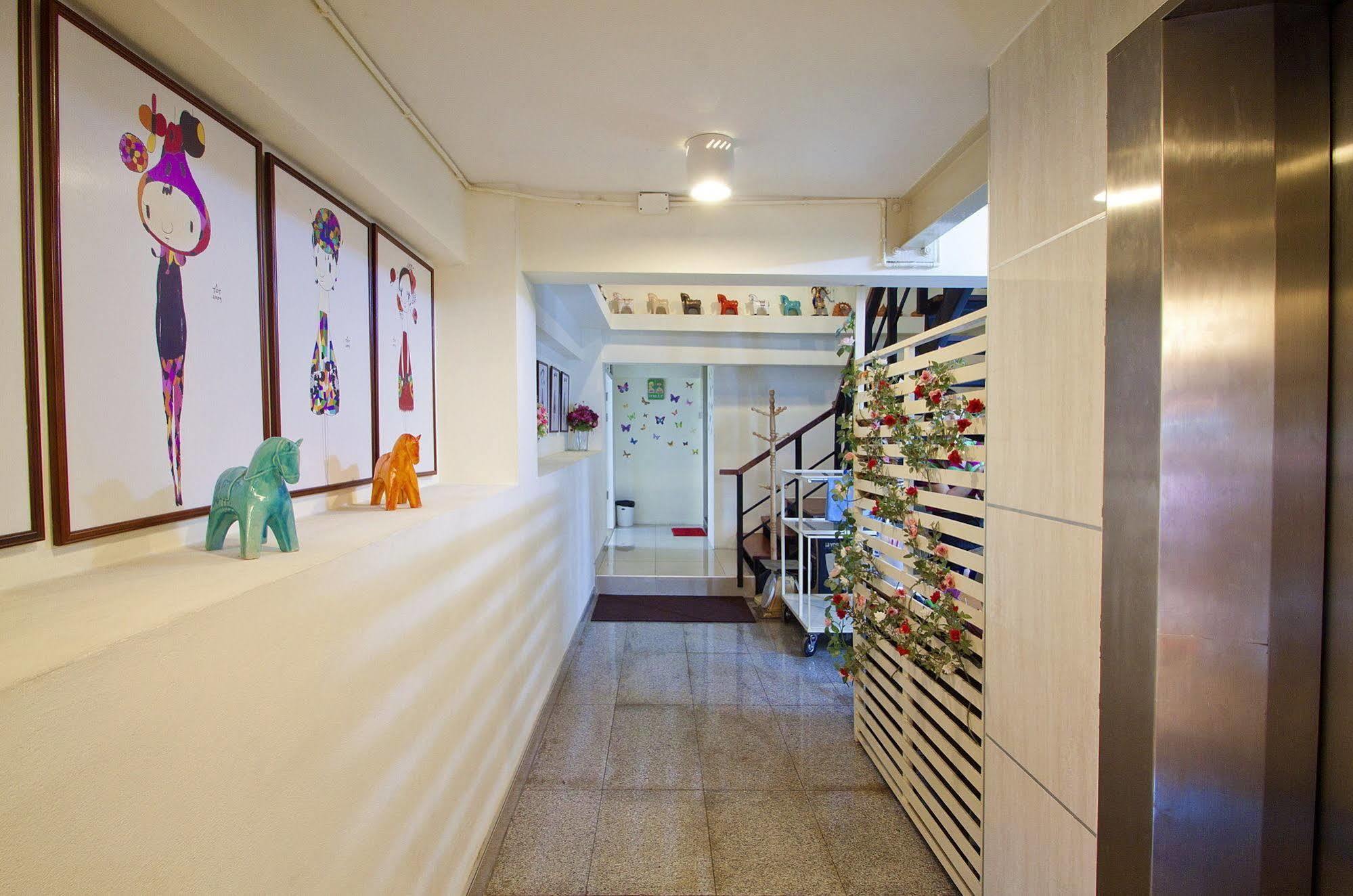 Sakul House Hostel Bangkok Buitenkant foto